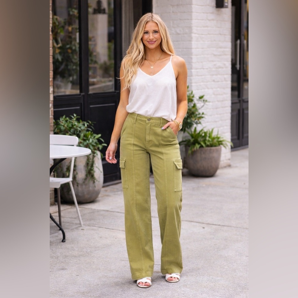 Judy Blue Matcha High Rise Cargo Straight Leg Jeans $72 Size 11/30